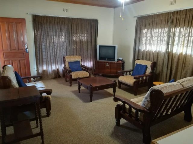 2 Bedroom Flat For Sale in Loeriesfontein