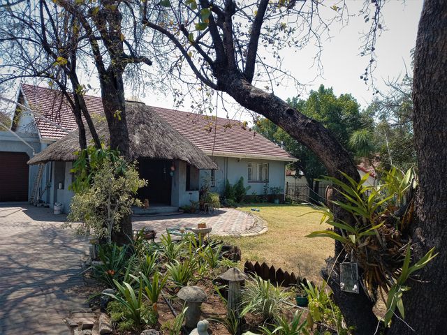 3 Bedroom House For Sale in Phalaborwa