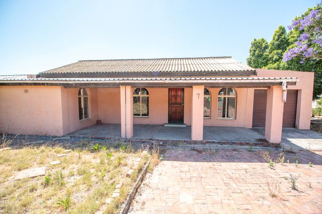 PIKETBERG: THREE BEDROOM HOUSE FOR SALE