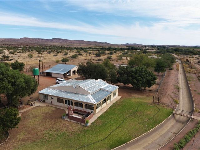 Small holding for sale in Karos, Upington - perfect for those seeking a tranquil lifestyle