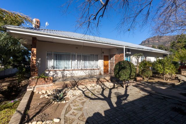 3 Bedroom House For Sale in Piketberg