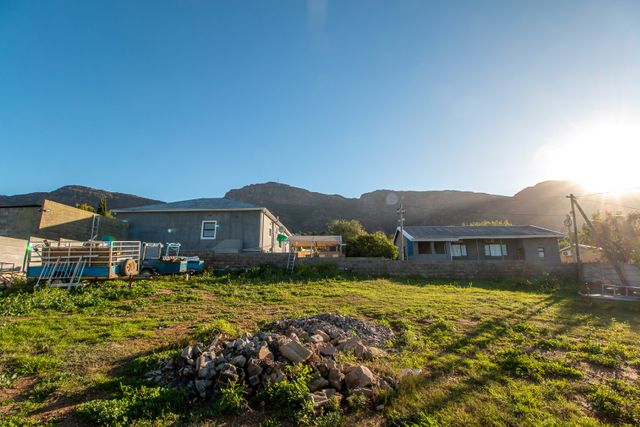 PIKETBERG: VACANT PLOT WITH MOUNTAIN VIEWS FOR SALE