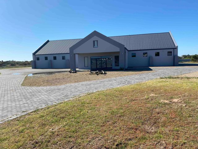 2 Bedroom House For Sale in Long Acres Country Estate