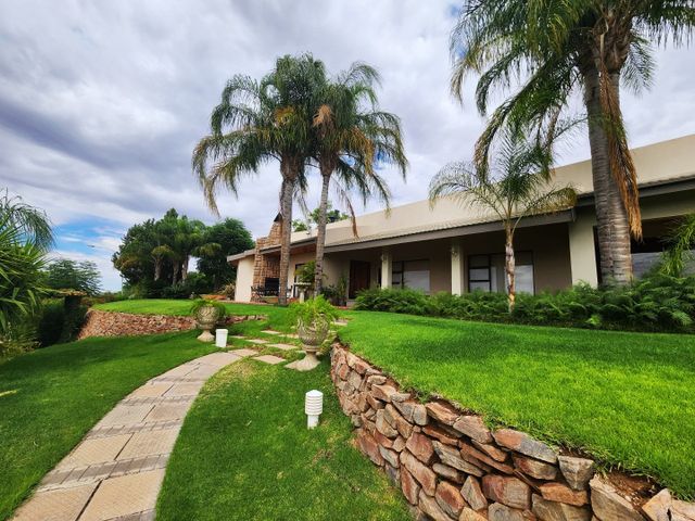 Upper class house for sale in Upington