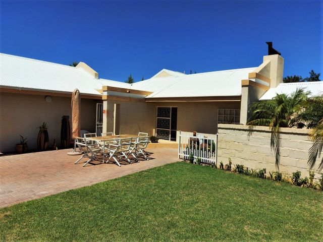 Townhouse for sale in Upington