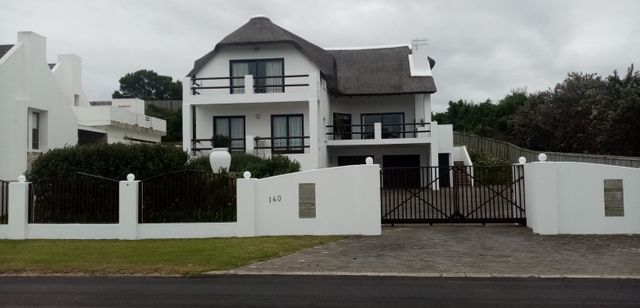 3 Bedroom House For Sale in St Francis Bay Village